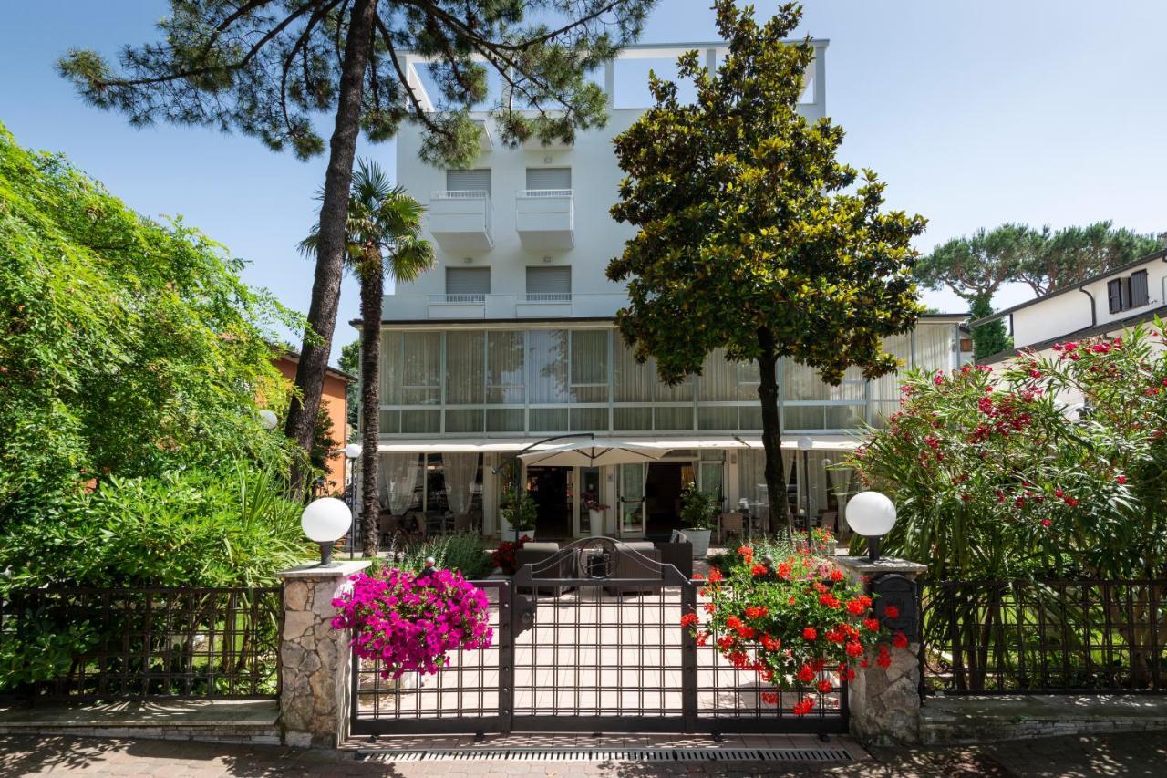 Luna Hotel